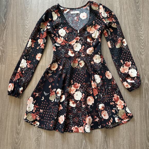 Abercrombie & Fitch long sleeve v-neck flare dress size XSmall, new without tags - Picture 2 of 12